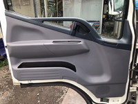 三菱ふそうキャンターアルミバン小型（2t・3t）[写真27]