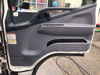 三菱ふそうキャンターアルミバン小型（2t・3t）[写真28]