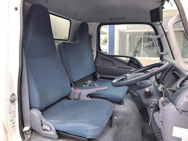 三菱ふそうキャンターアルミバン小型（2t・3t）[写真29]