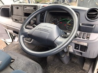 三菱ふそうキャンターアルミバン小型（2t・3t）[写真30]