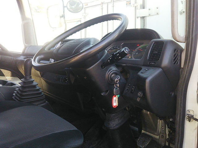 日野レンジャー平ボディ中型（4t）[写真30]