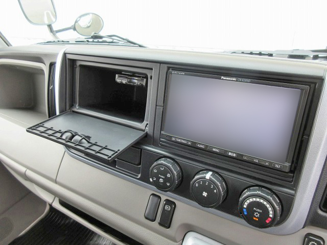 三菱ふそうキャンターアルミバン小型（2t・3t）[写真26]