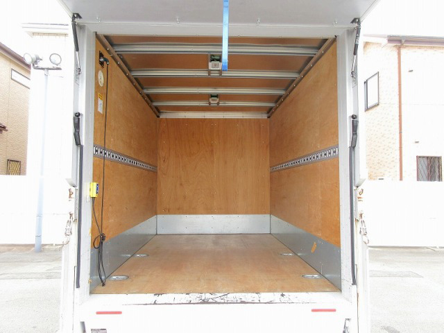 三菱ふそうキャンターアルミバン小型（2t・3t）[写真07]