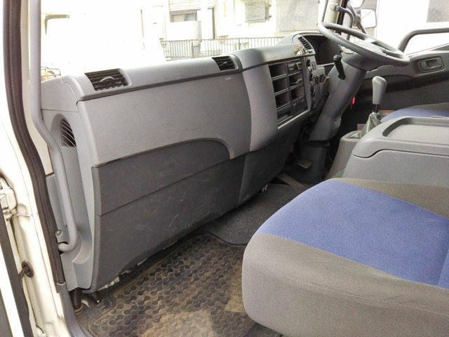 三菱ふそうファイタークレーン3段中型（4t）[写真30]