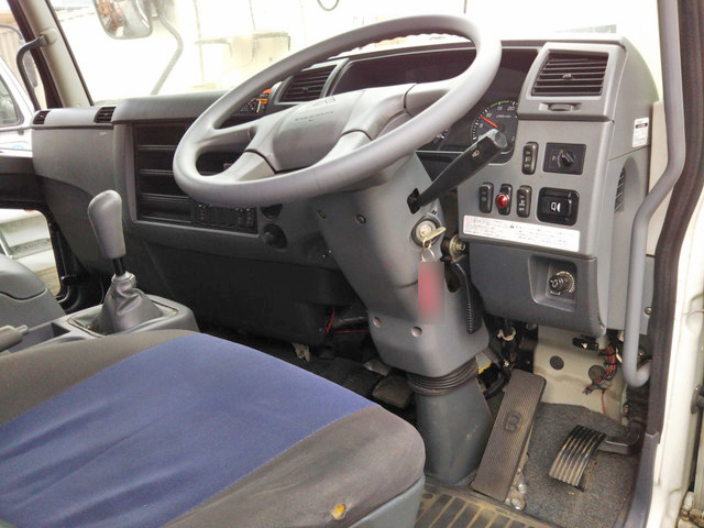 三菱ふそうファイタークレーン3段中型（4t）[写真33]