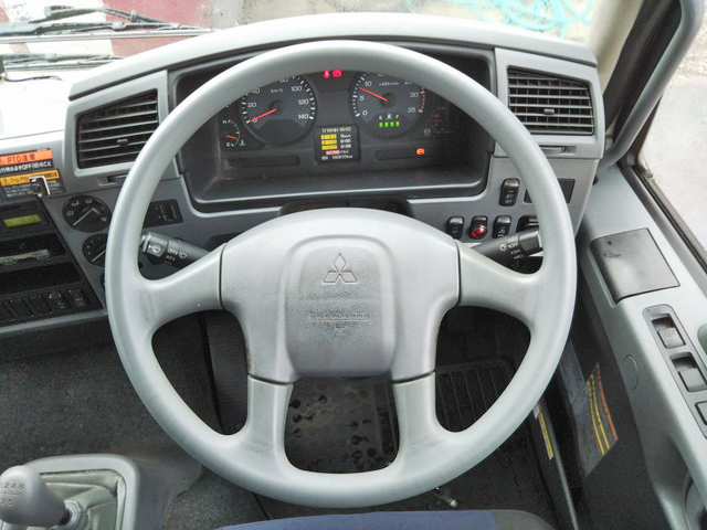 三菱ふそうファイタークレーン3段中型（4t）[写真35]