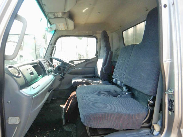 三菱ふそうキャンターアルミブロック小型（2t・3t）[写真18]