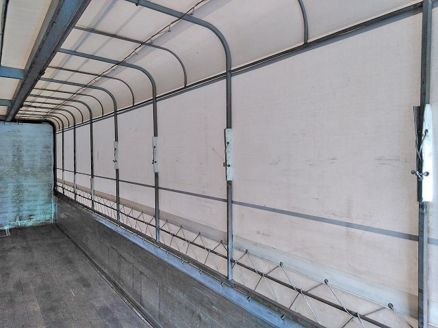 日野プロフィア幌ウイング大型（10t）[写真10]