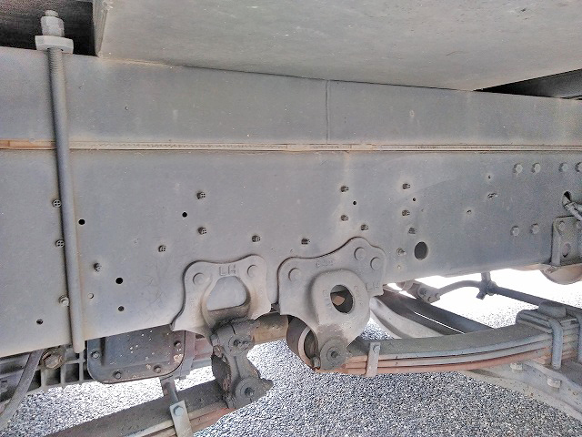 日野プロフィア幌ウイング大型（10t）[写真17]