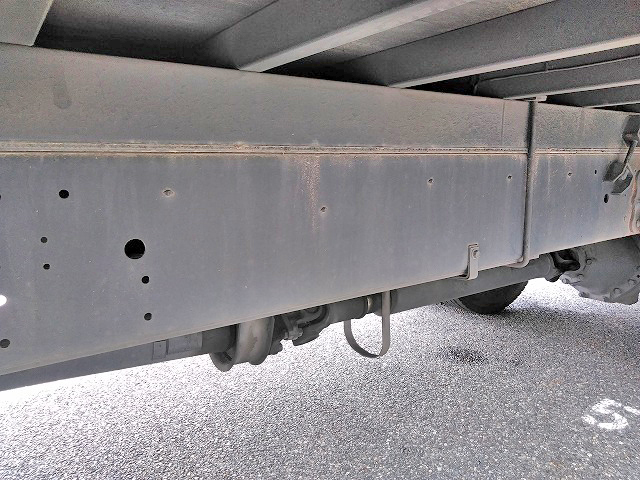 日野プロフィア幌ウイング大型（10t）[写真18]