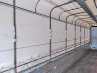 日野プロフィア幌ウイング大型（10t）[写真09]