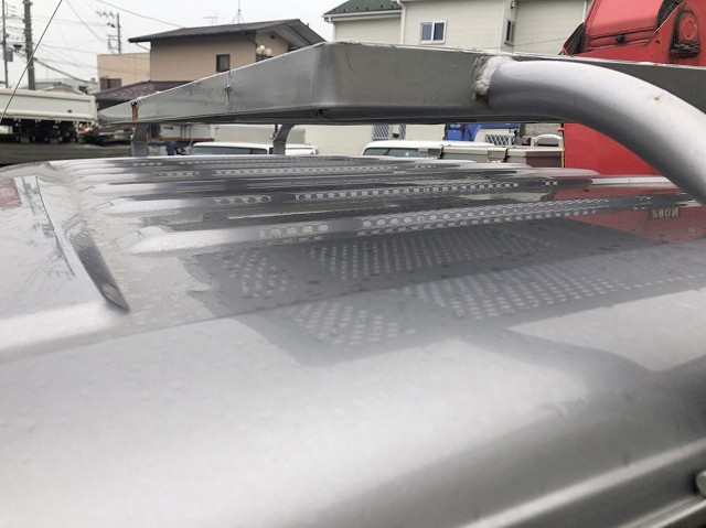 いすゞエルフクレーン4段小型（2t・3t）[写真10]