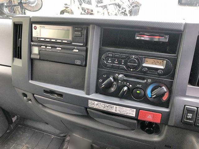 いすゞエルフクレーン4段小型（2t・3t）[写真28]