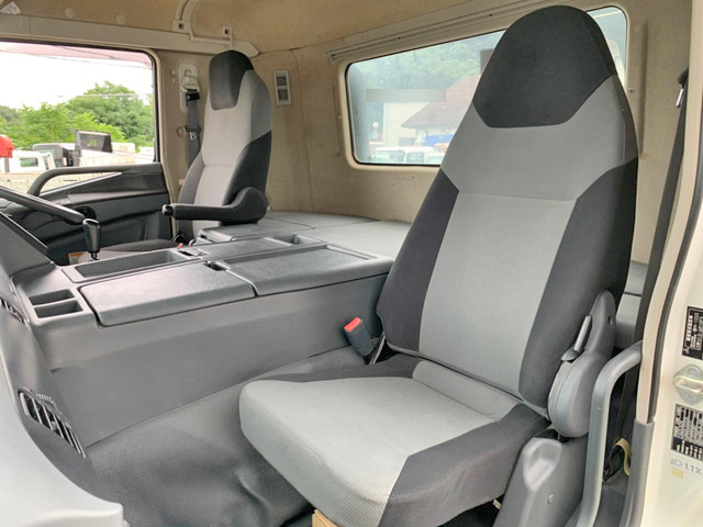 三菱ふそうスーパーグレートダンプ大型（10t）[写真32]