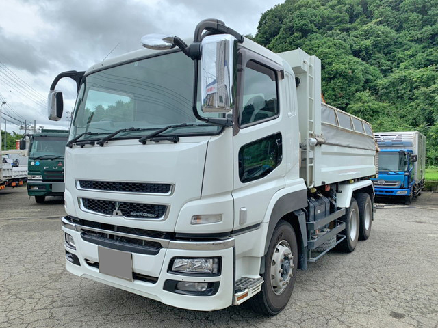 三菱ふそうスーパーグレートダンプ大型（10t）[写真05]