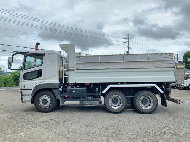 三菱ふそうスーパーグレートダンプ大型（10t）[写真09]