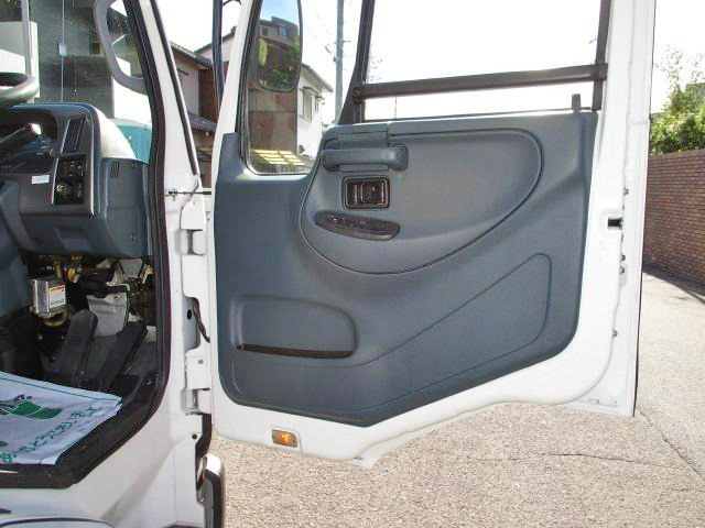 UDトラックスコンドルアルミウイング中型（4t）[写真34]