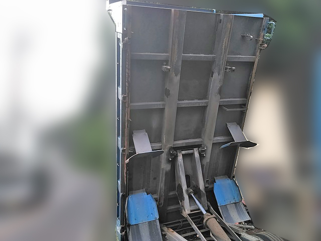 トヨタトヨエースダンプ小型（2t・3t）[写真11]