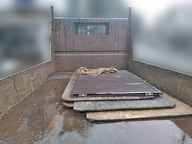 トヨタトヨエースダンプ小型（2t・3t）[写真09]