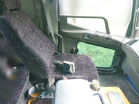 三菱ふそうファイタークレーン4段増トン（6t・8t）[写真29]