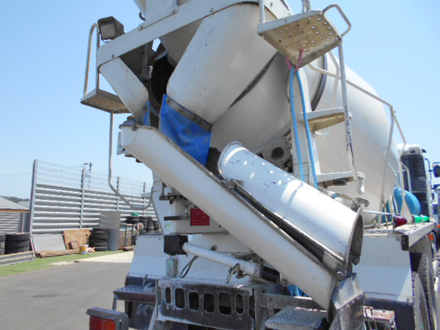 日野プロフィアミキサー車（コンクリートミキサー）大型（10t）[写真12]