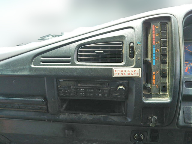 日野レンジャーユニック3段増トン（6t・8t）[写真36]