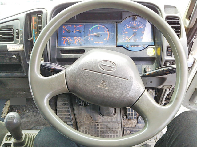 日野レンジャーユニック3段増トン（6t・8t）[写真37]