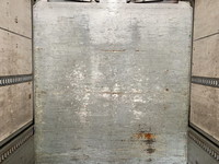 いすゞフォワードアルミウイング増トン（6t・8t）[写真15]