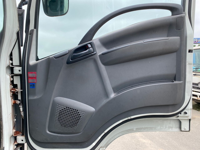 いすゞフォワードアルミウイング増トン（6t・8t）[写真32]