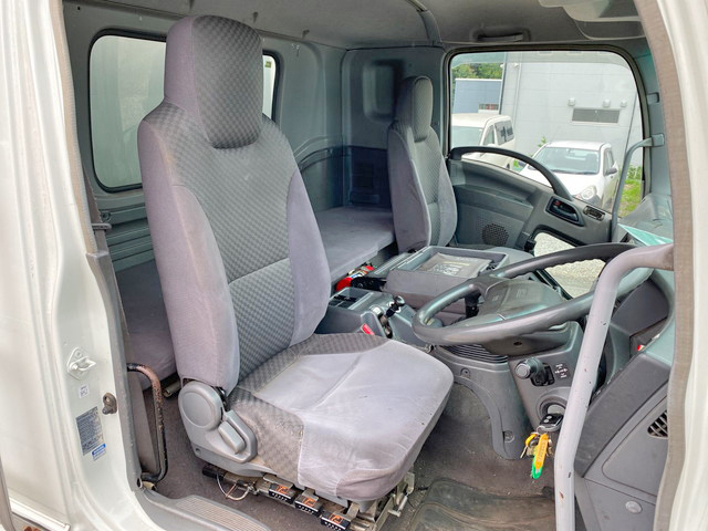 いすゞフォワードアルミウイング増トン（6t・8t）[写真33]