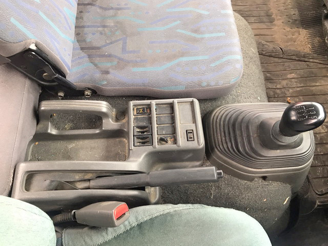 いすゞフォワードクレーン4段中型（4t）[写真37]