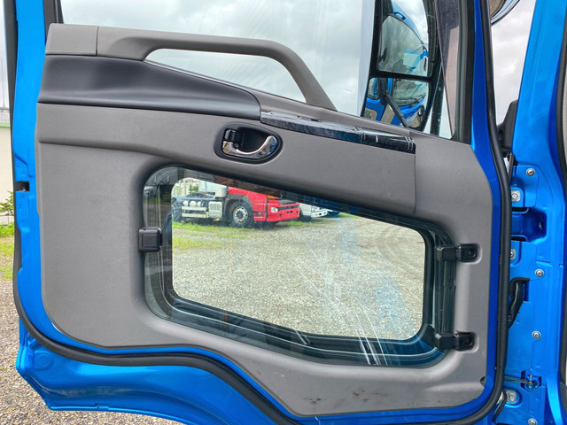 三菱ふそうスーパーグレートアルミウイング大型（10t）[写真29]