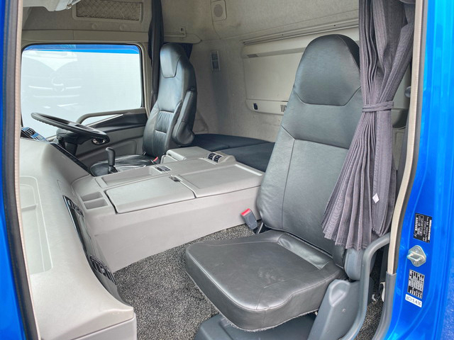 三菱ふそうスーパーグレートアルミウイング大型（10t）[写真32]