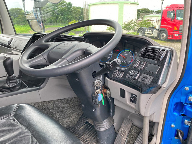 三菱ふそうスーパーグレートアルミウイング大型（10t）[写真33]