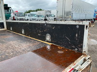 三菱ふそうキャンター平ボディ小型（2t・3t）[写真14]