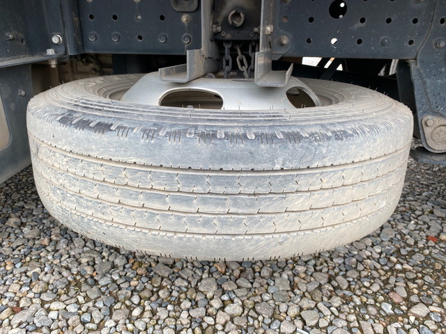 三菱ふそうキャンター平ボディ小型（2t・3t）[写真18]