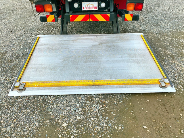 いすゞフォワードパネルバン中型（4t）[写真11]