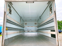 いすゞフォワードパネルバン中型（4t）[写真14]