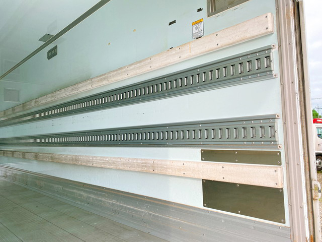 いすゞフォワードパネルバン中型（4t）[写真16]