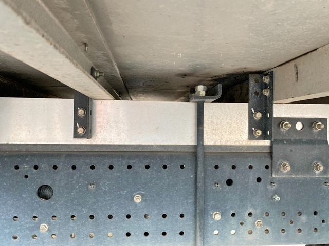 いすゞフォワードパネルバン中型（4t）[写真23]