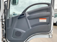 いすゞフォワードパネルバン中型（4t）[写真31]