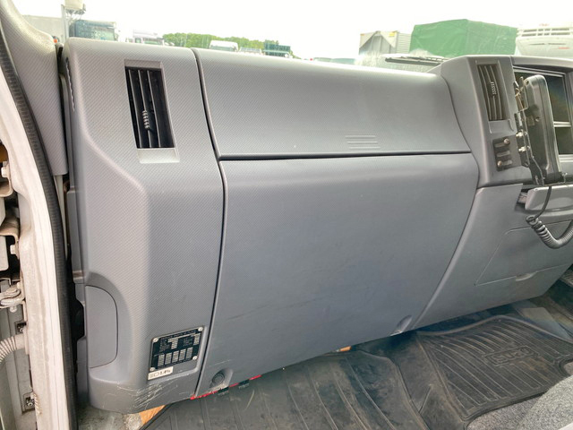 いすゞフォワードパネルバン中型（4t）[写真35]