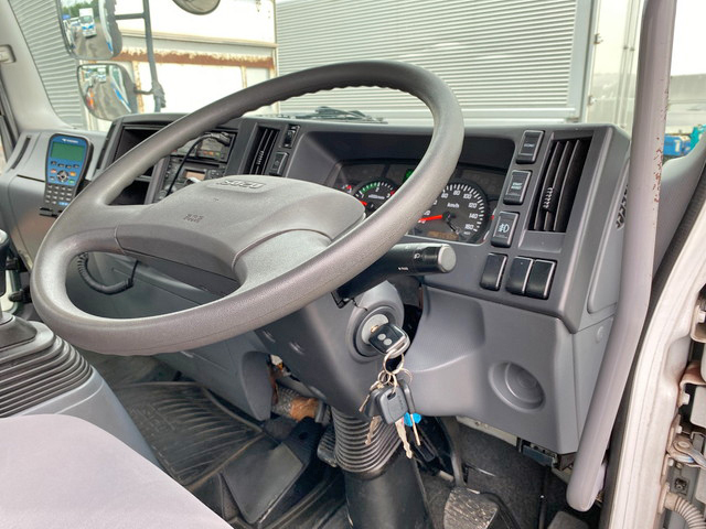 いすゞフォワードパネルバン中型（4t）[写真36]