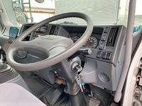 いすゞフォワードパネルバン中型（4t）[写真36]