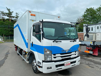 いすゞフォワードパネルバン中型（4t）[写真03]