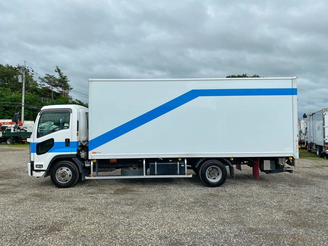 いすゞフォワードパネルバン中型（4t）[写真05]