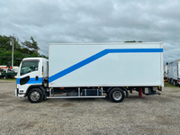 いすゞフォワードパネルバン中型（4t）[写真05]