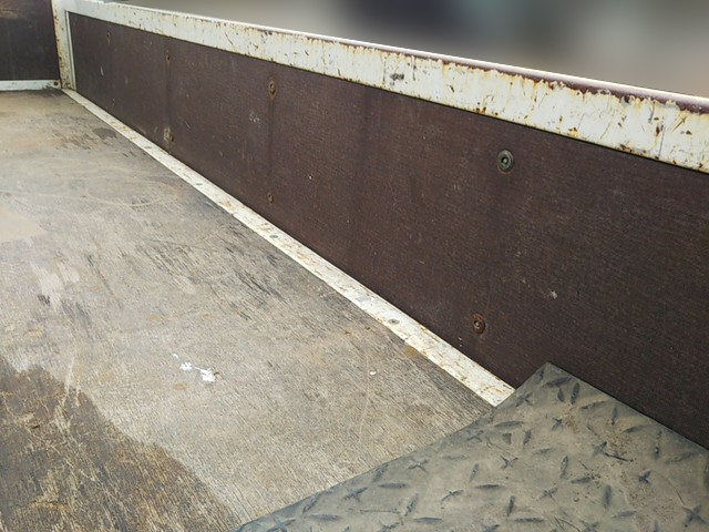 いすゞエルフ平ボディ小型（2t・3t）[写真11]