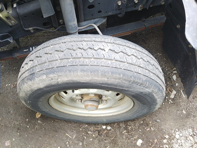 いすゞエルフ平ボディ小型（2t・3t）[写真16]