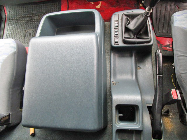 UDトラックスコンドルアルミバン中型（4t）[写真38]